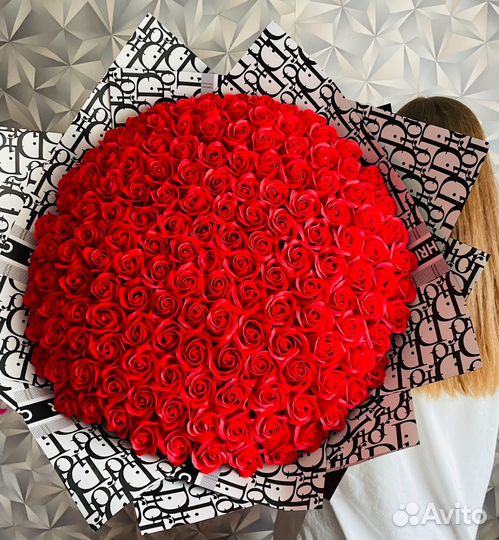 Букет из 201 151 101 51 мыльной розы