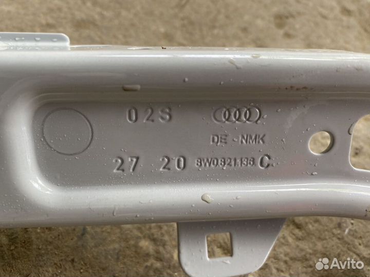 Кронштейн крыла передний Audi A4 5 B9