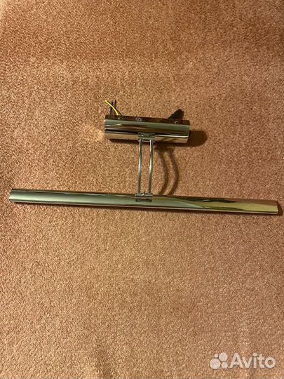 Светильник над зеркалом