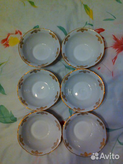 Салатники фарфоровые 1 большой и 6 маленьких