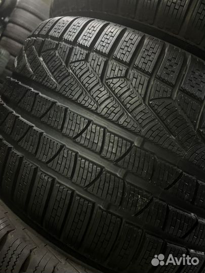 Pirelli Winter Sottozero 240 Serie II 295/35 R19