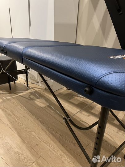 Стол массажный, очень крепкий и надежный
