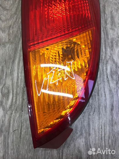 Фонарь задний правый Ford Focus 1 хетчбэк 5-ти дв