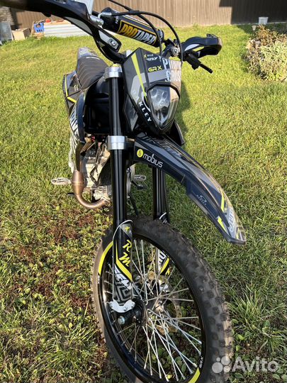 Кроссовый мотоцикл питбайк