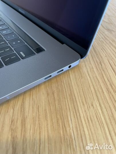 Macbook pro 15 2019 i9 512gb