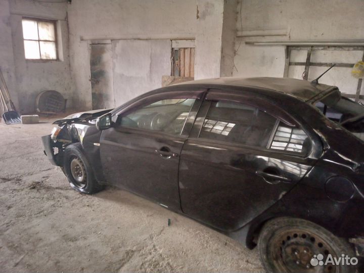 Mitsubishi Lancer 1.5 МТ, 2007, битый, 300 000 км