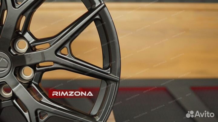 Кованые диски R22 на Lexus GX