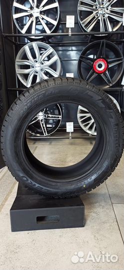 Pirelli Winter Ice Zero 175/65 R14