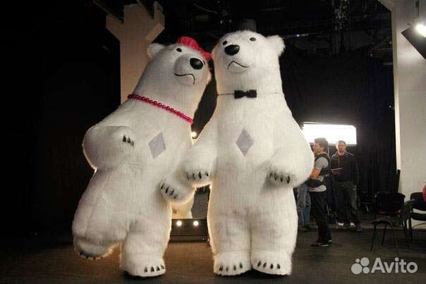 Большой белый мишка