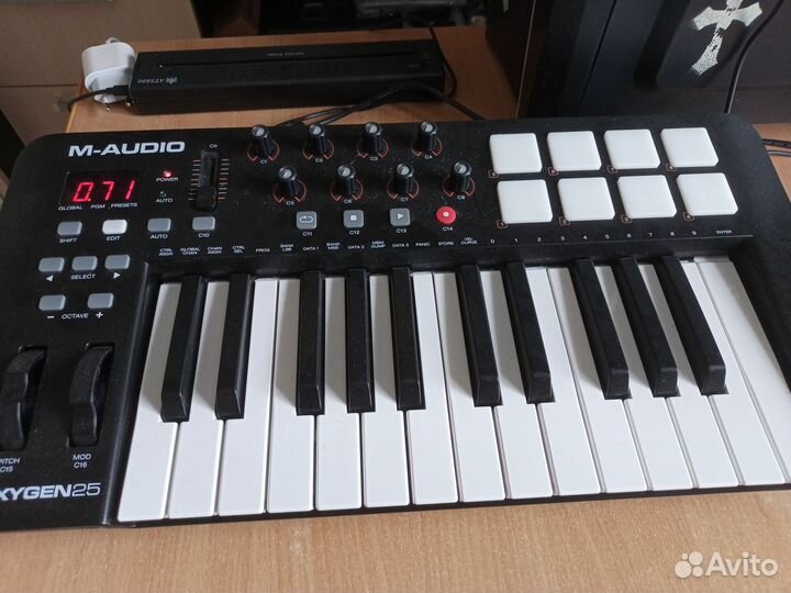 Midi клавиатура m-audio oxygen mk4 (mkiv)