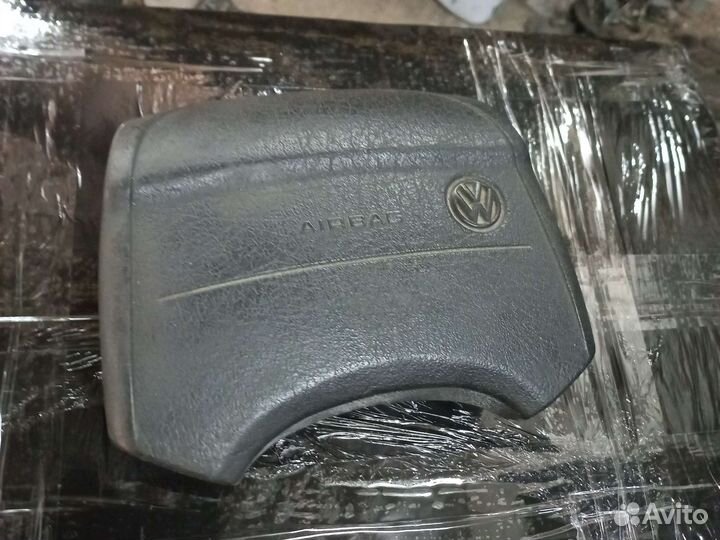 VW T4 Caravelle подушка-Airbag 701880203С водителя