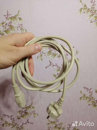 Кабель для компьютера