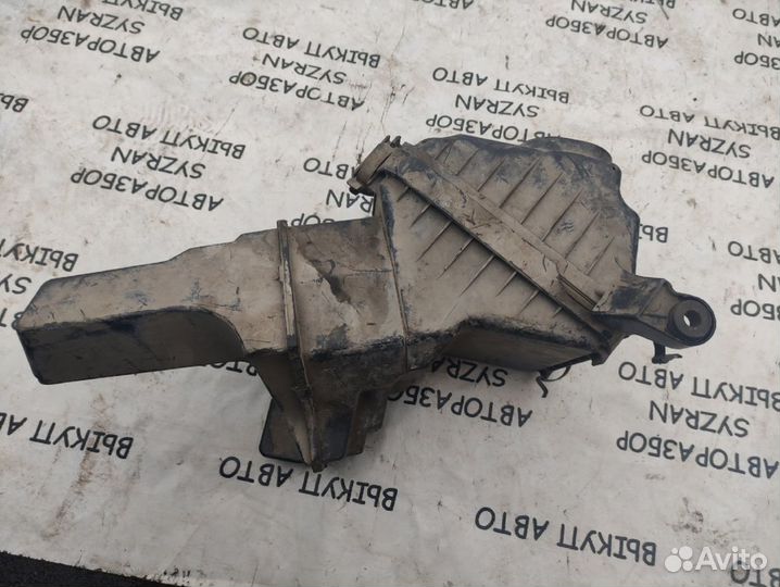 Корпус воздушного фильтра Mitsubishi Galant