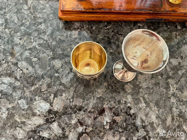 Рюмки из серебра и мельхиоровая стопка