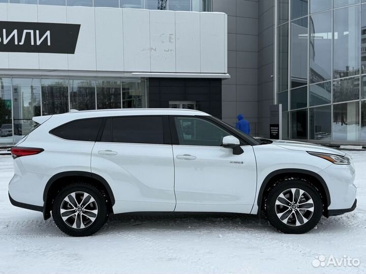 Toyota Highlander 2.5 AT, 2022, 23 900 км