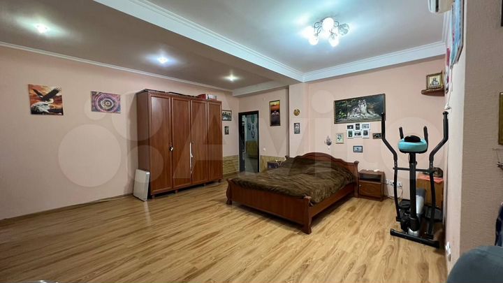 3-к. квартира, 116 м², 2/10 эт.