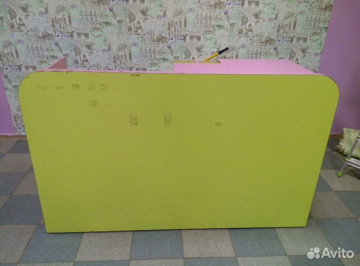 Торговое оборудование для магазина одежды