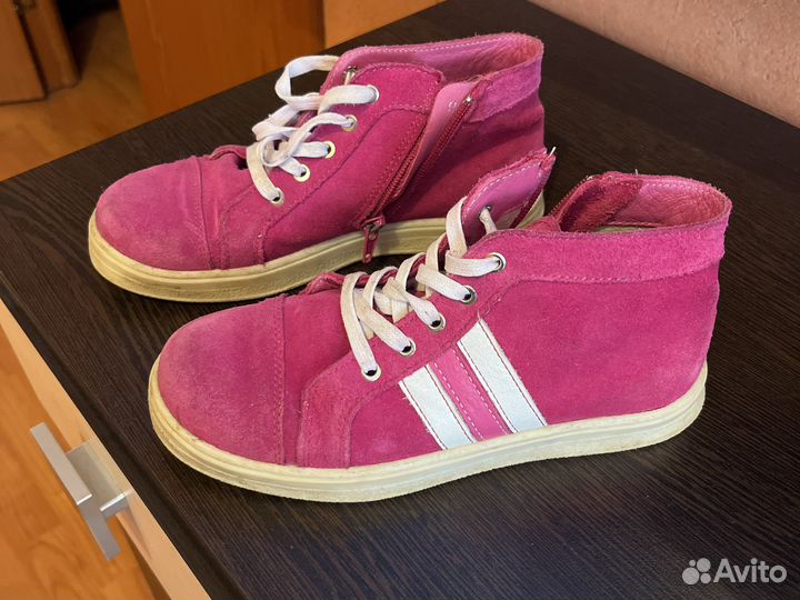 Кроссовки для девочки