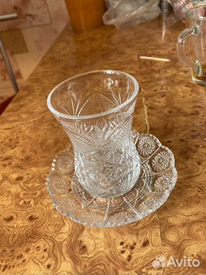 Стаканы армуды с блюдцами