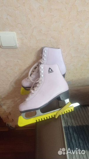 Коньки фигурные