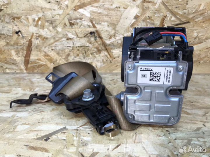 Ремень безопасности передний левый Mercedes-Benz E