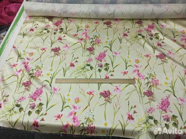 Ткань атлас принт 4 рисунка и горошек