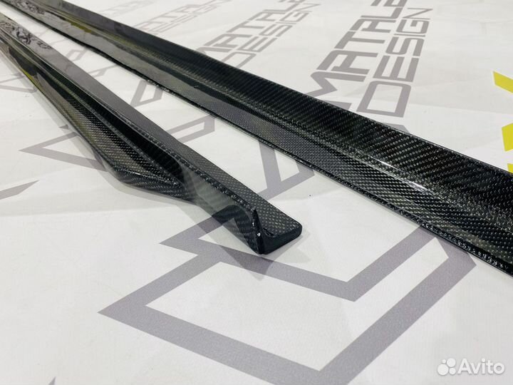 Лезвия на пороги BMW F10 карбон 3D дизайн