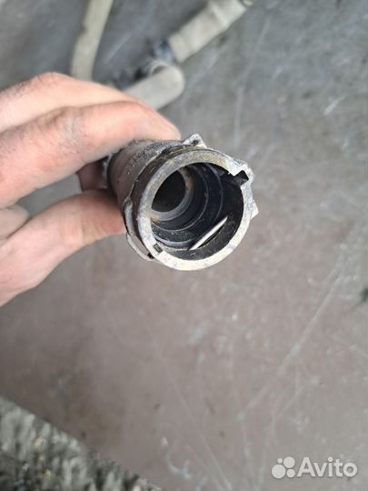 Патрубок охлаждения Ford Mondeo