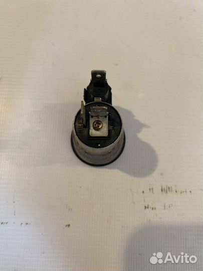 Гнездо прикуривателя Nissan Maxima