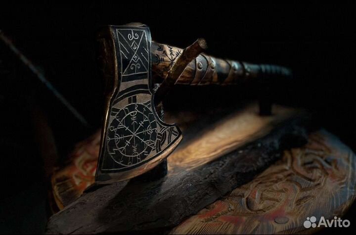 Топор кованый ручной работы