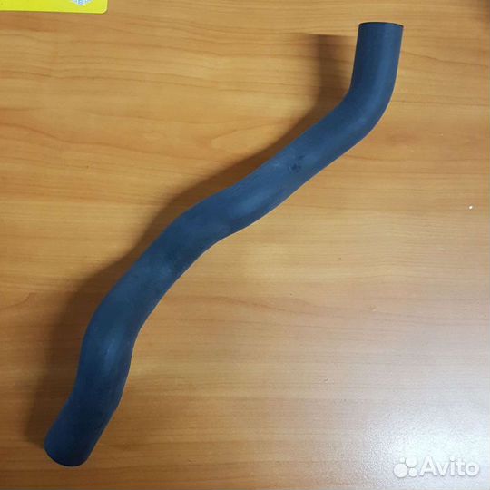 Патрубок радиатора впускной Opel Astra J a16xer