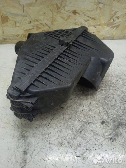 Корпус воздушного фильтра Honda Accord Vii N22A1