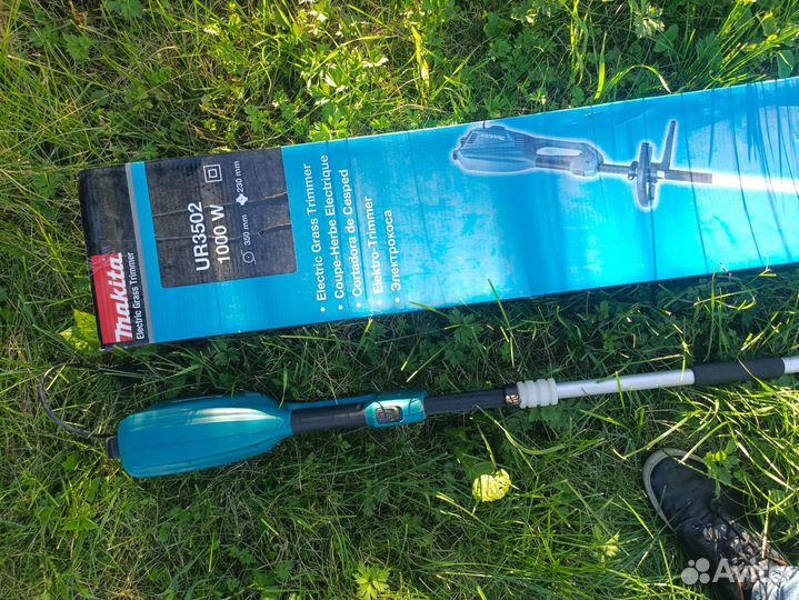 Триммер электрический Makita UR3502