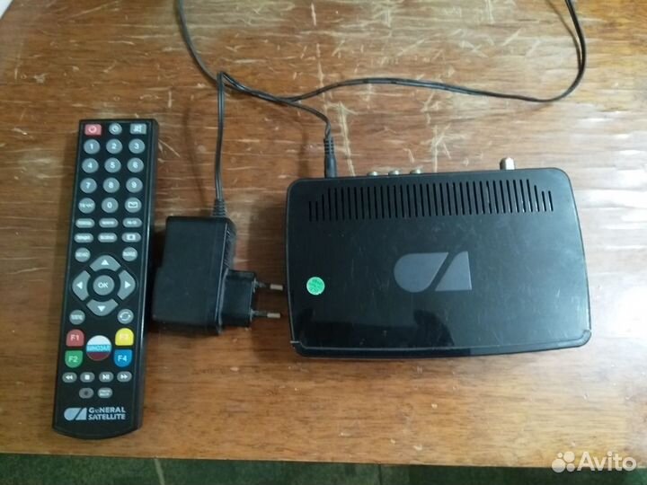 Приставка Триколор GS B210