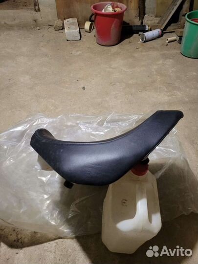 M109R сиденье оригинал