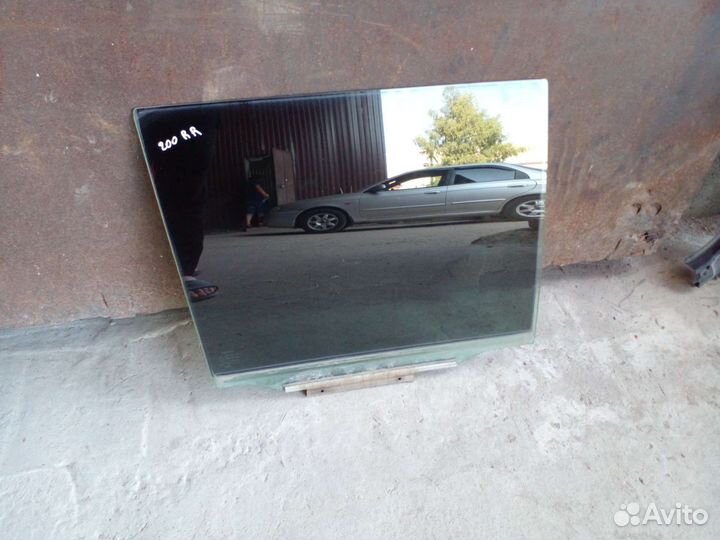 Стекло заднее правое Toyota Land Cruiser 200