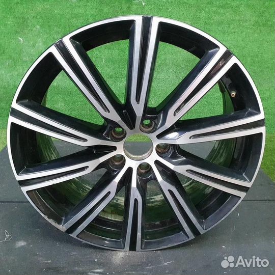 Диск литой Вольво хс60 2 (2017-2021)