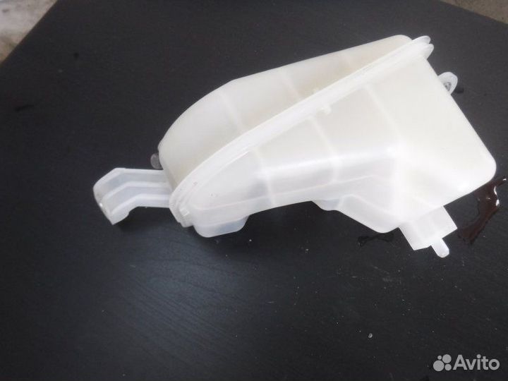 Бачок расширительный Toyota Corolla 151 1ZR 2011