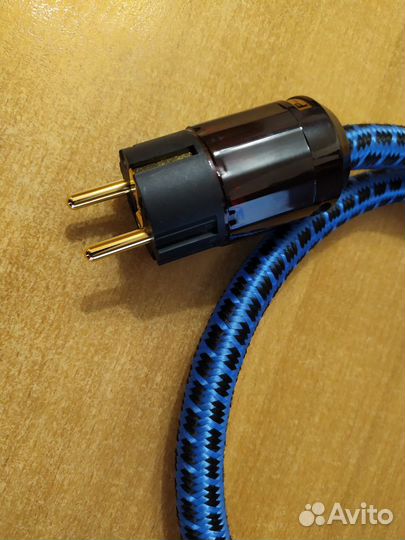 Сетевой кабель (1м)