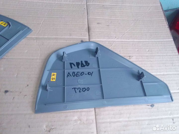 Крышка боковая торпеды правая Chevrolet Aveo T200