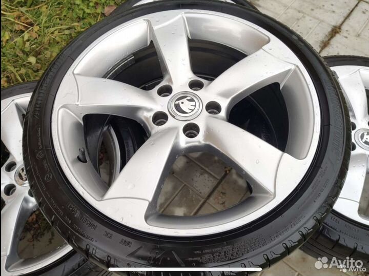 Диски литые R18 с резиной