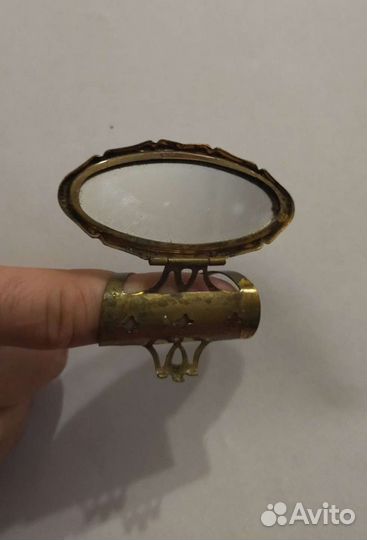 Зеркало для губной помады. Винтаж