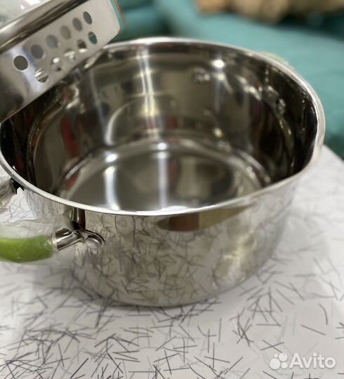 Кастрюля 4,5 литра новая
