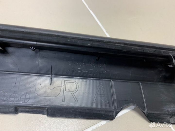 Пыльник крыла передний правый Toyota Land Cruiser