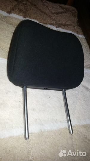 Подголовник передний