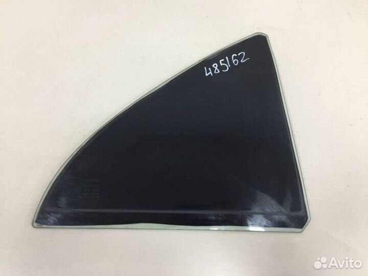 Стекло двери задней правой форточка Toyota Avensis