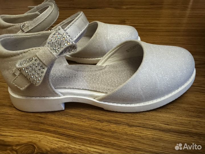 Туфли для девочки 28 размер белые