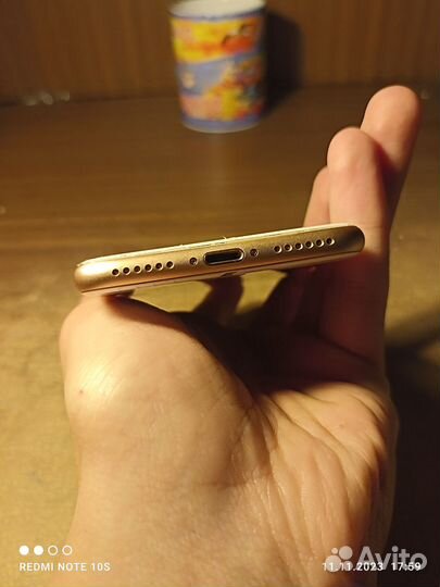 iPhone 8, 64 ГБ