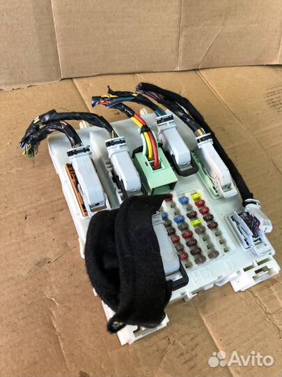 Блок предохранителей салонный Volvo V40