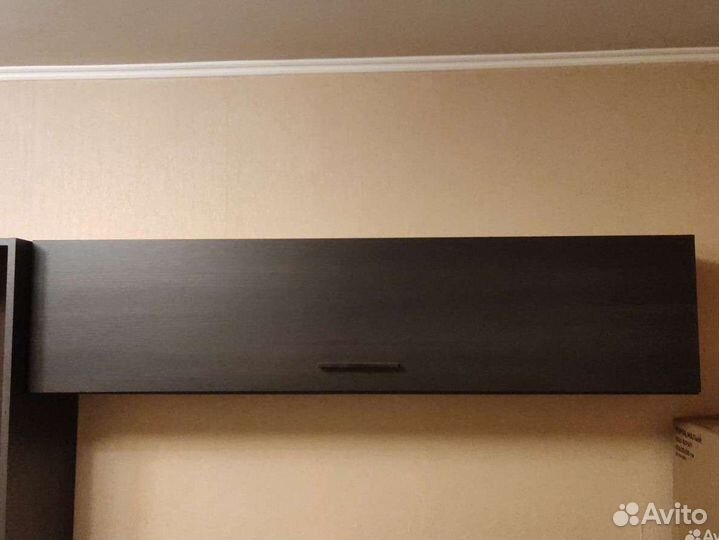 Полки настенные, подставка под телевизор